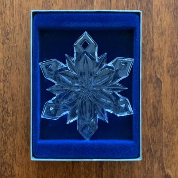 Vintage Mikasa Joyous Collection Crystal Snowflake Ornaments set of 3 - Picture 7 of 9